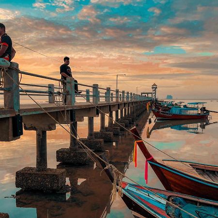 เกาะลิบงซันไรส์ โฮมสเตย์ Koh Libong Sunrise Homestay 外观 照片